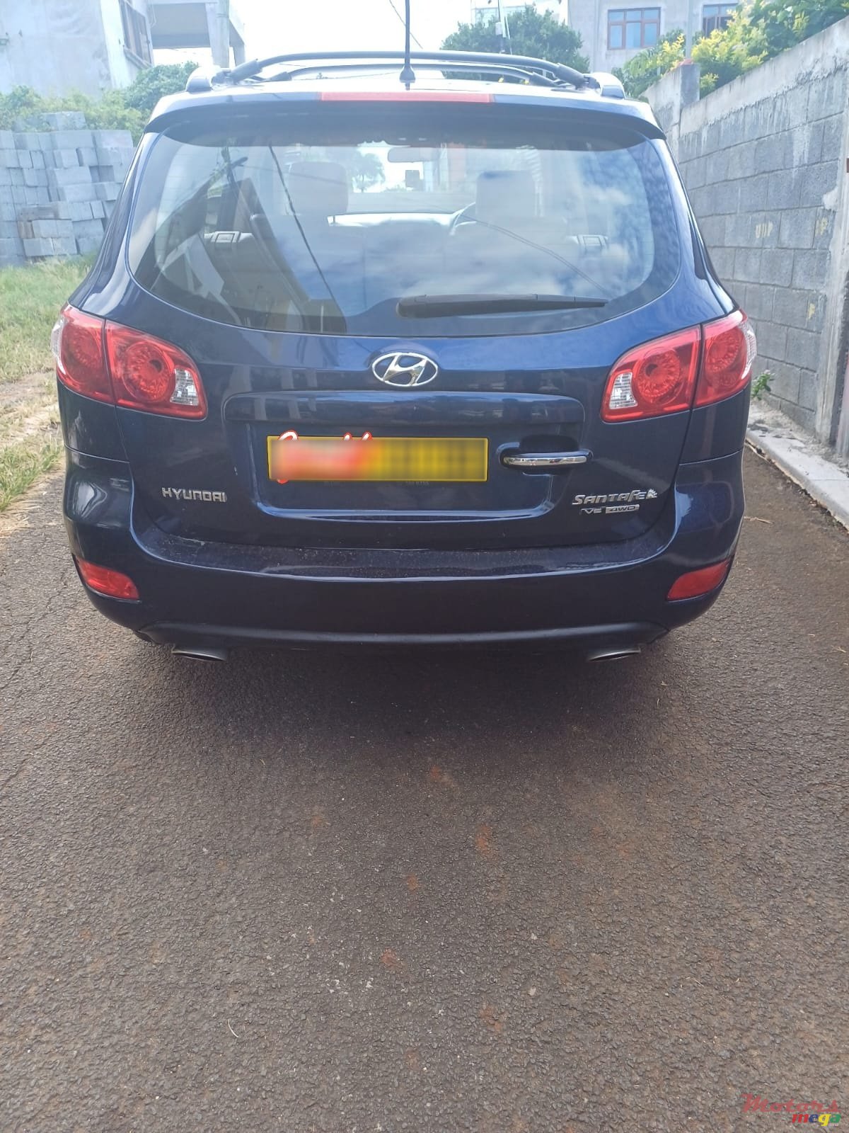 2008' Hyundai Santa Fe photo #2