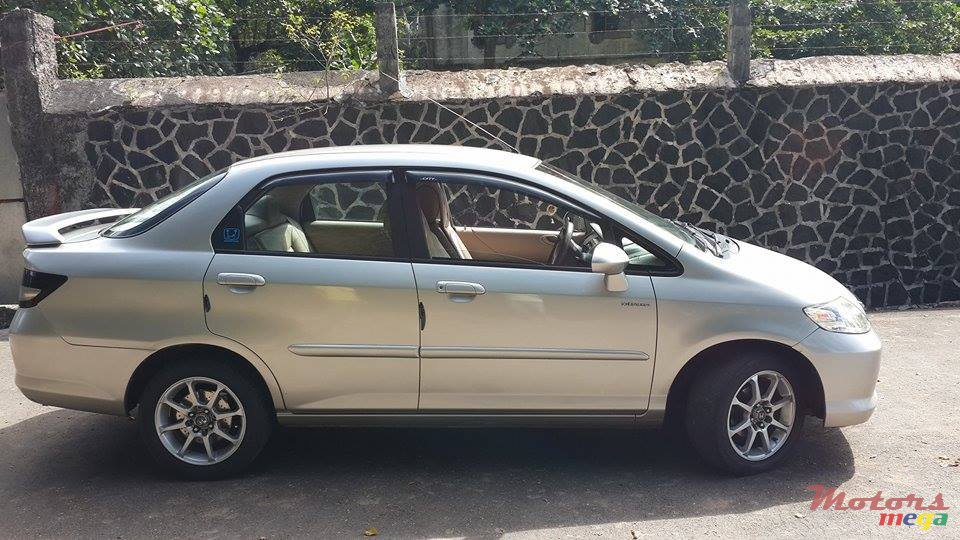 2003' Honda City photo #1