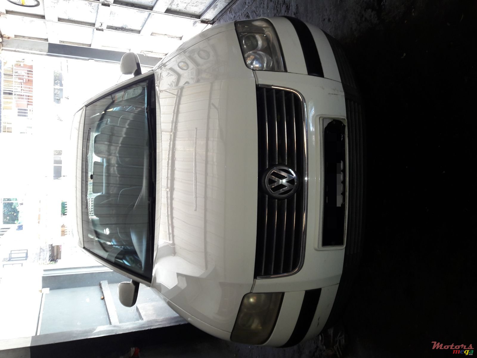 2005' Volkswagen Passat photo #1