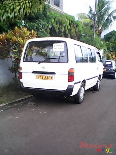2003' Toyota hiace photo #3