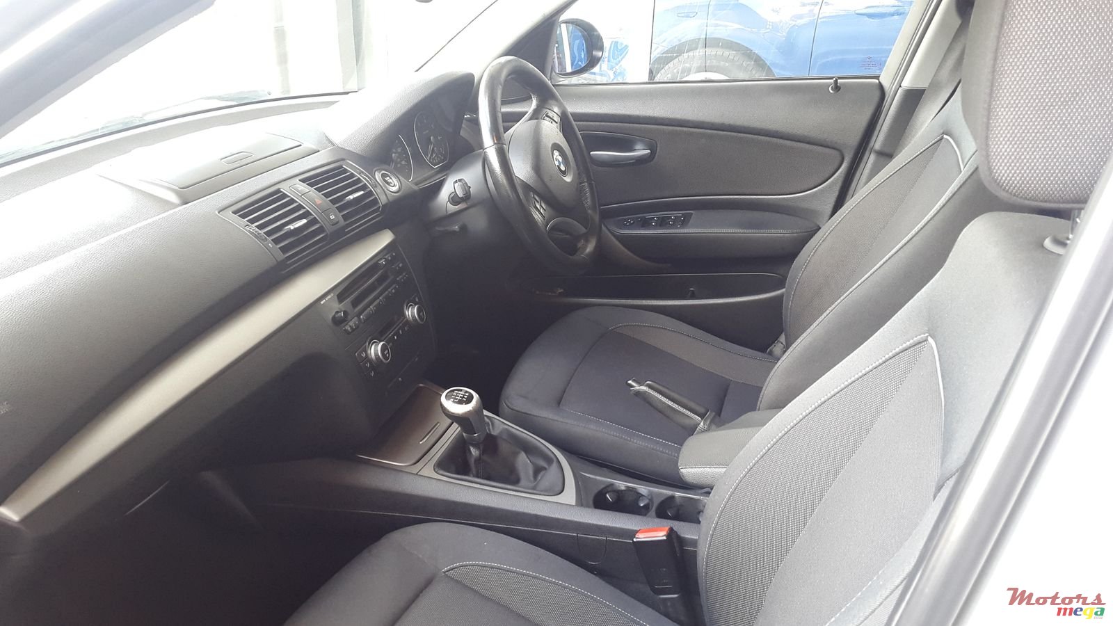 2008' BMW 1 Series photo #2