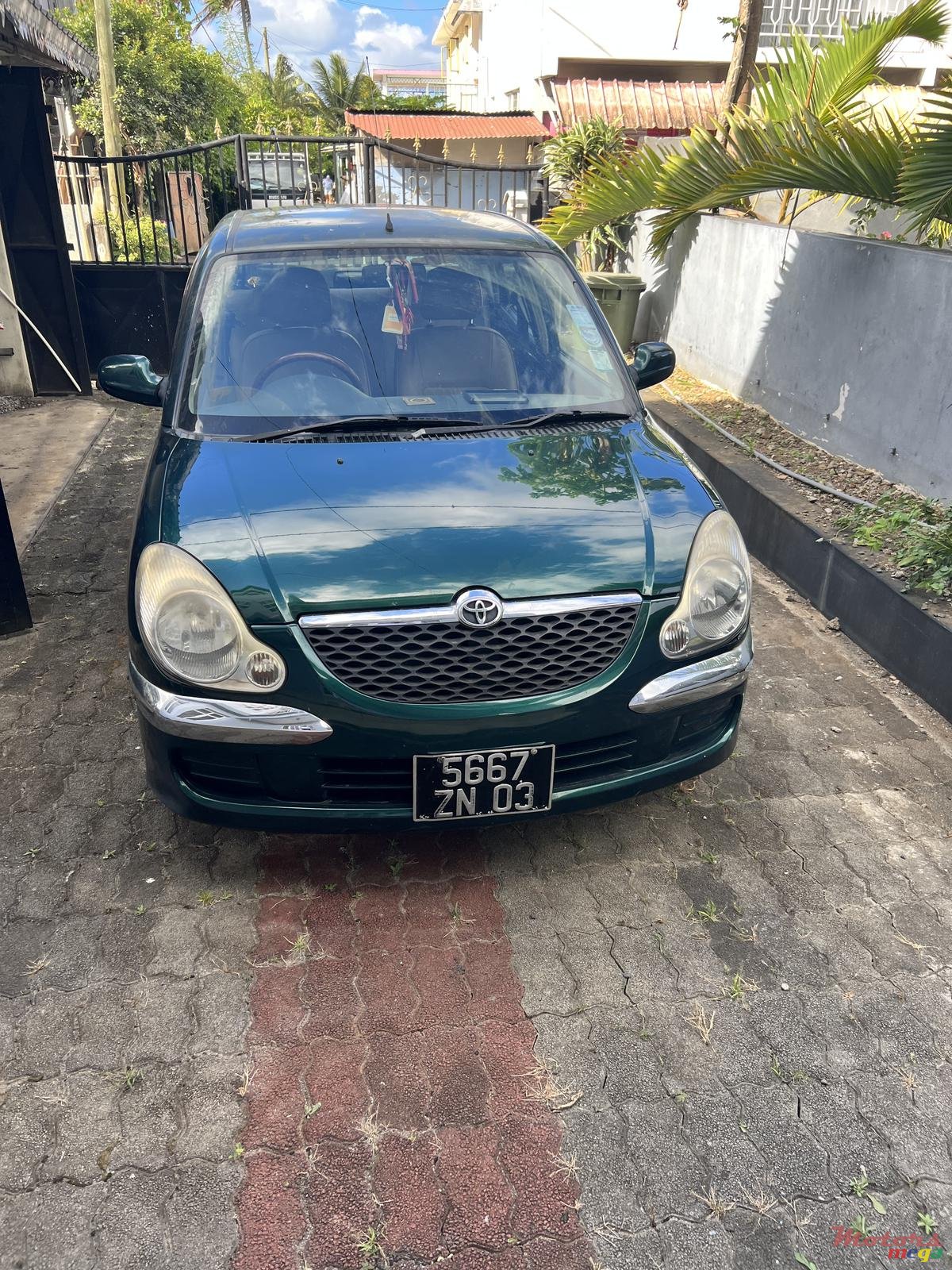 2003' Toyota Vitz Duet 1.0L photo #3