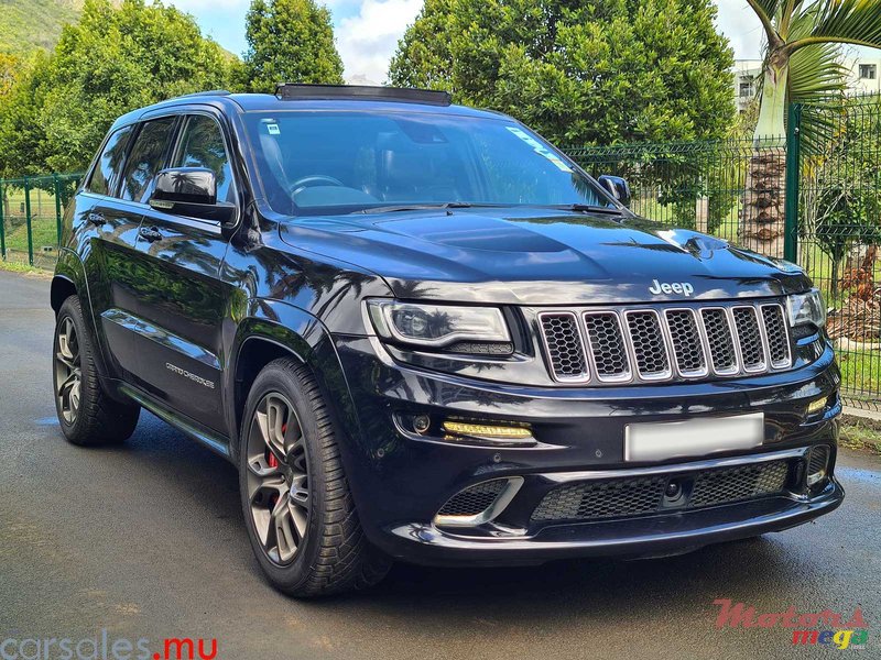 2014' Jeep Grand Cherokee SRT photo #1