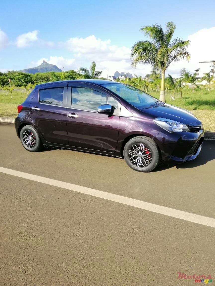 2015' Toyota Vitz photo #1