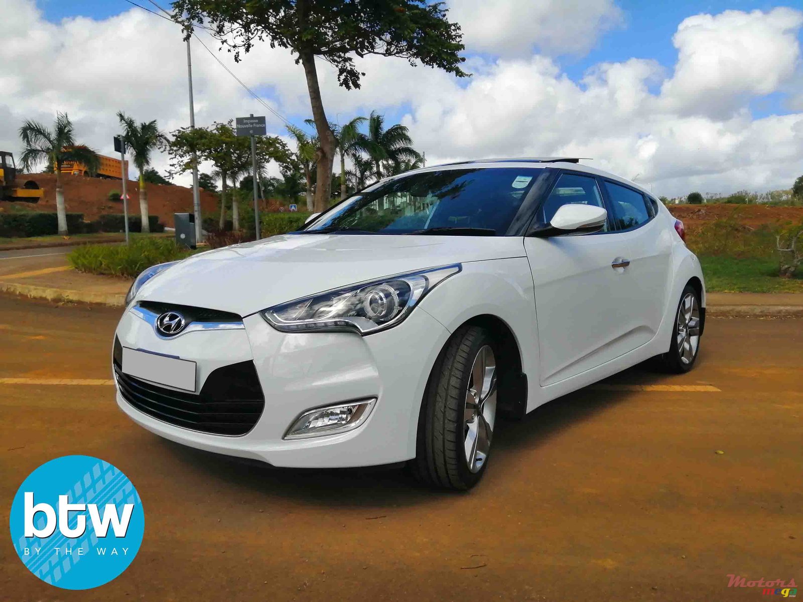 2017' Hyundai Veloster photo #2