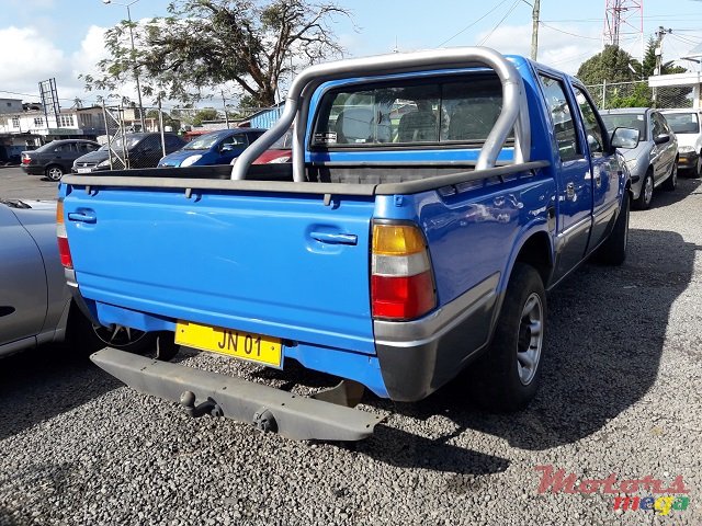 2001' Isuzu KB 280 photo #5