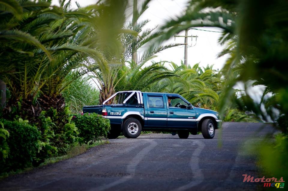 2002' Isuzu KB Series KB250 TURBO photo #3