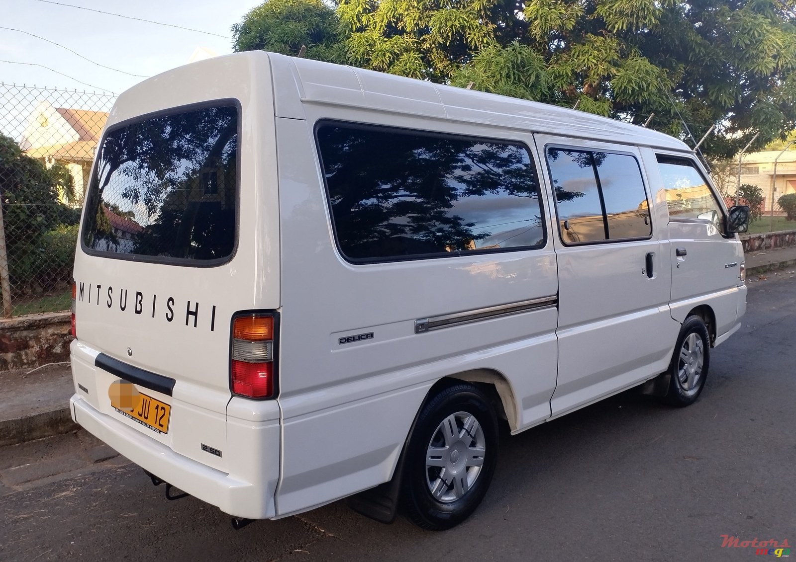 2012' Mitsubishi Delica photo #1