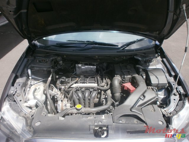 2011' Mitsubishi Lancer X photo #6