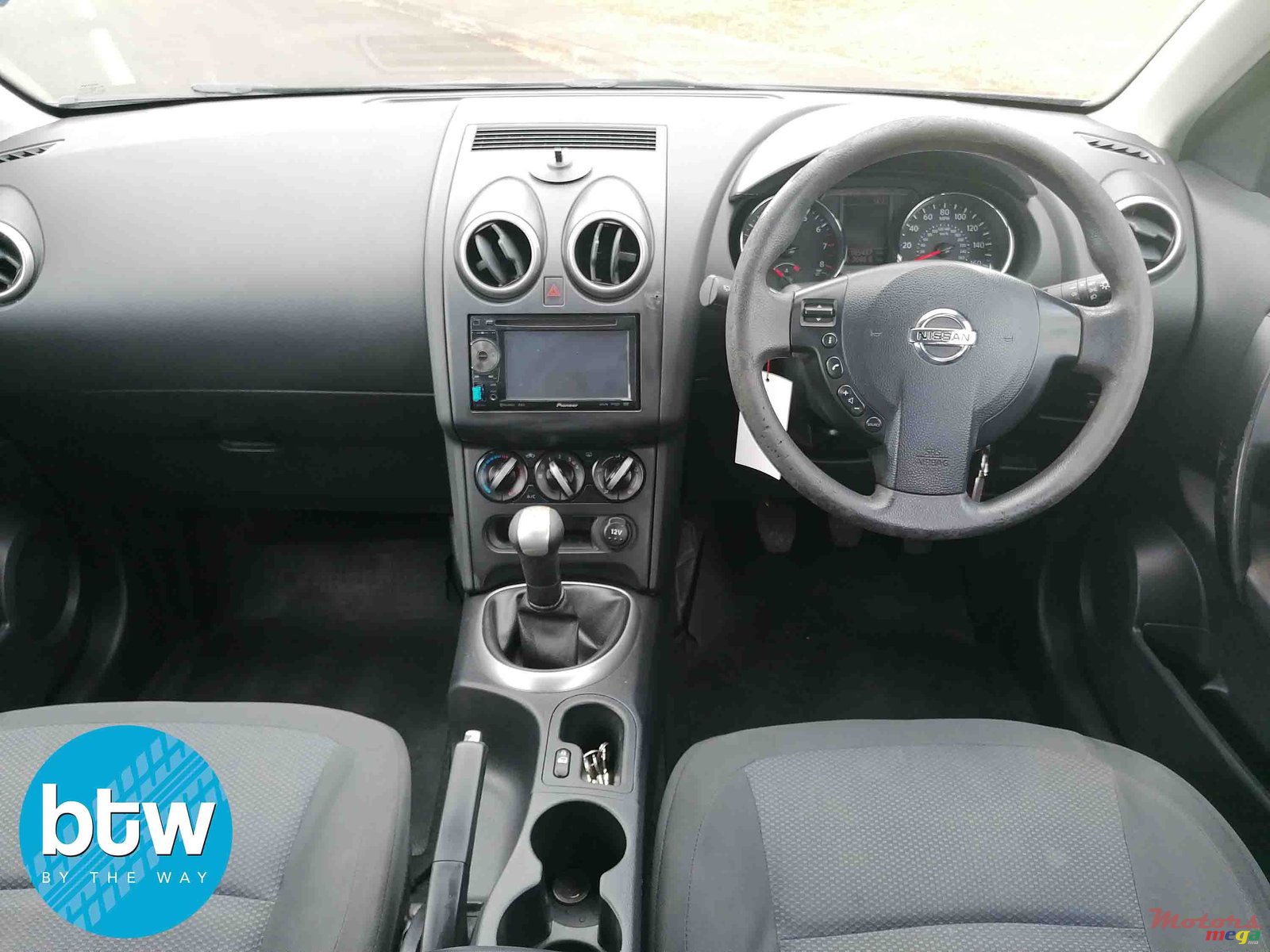 2012' Nissan Qashqai+2 7-searter photo #6