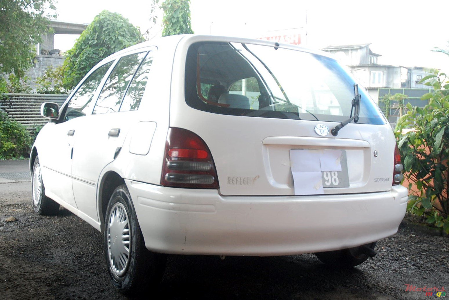 1998' Toyota Starlet photo #1