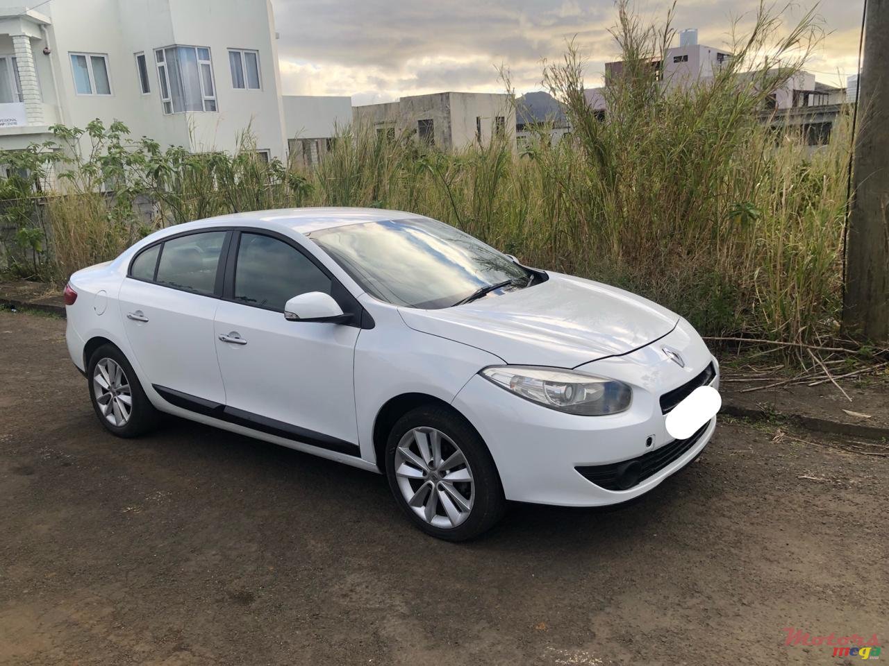 2014' Renault Fluence photo #2