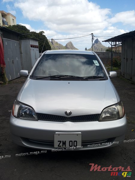 2000' Toyota photo #2