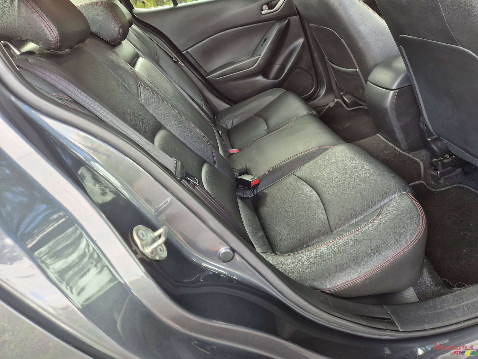 2017' Mazda 3 Skyactiv photo #6
