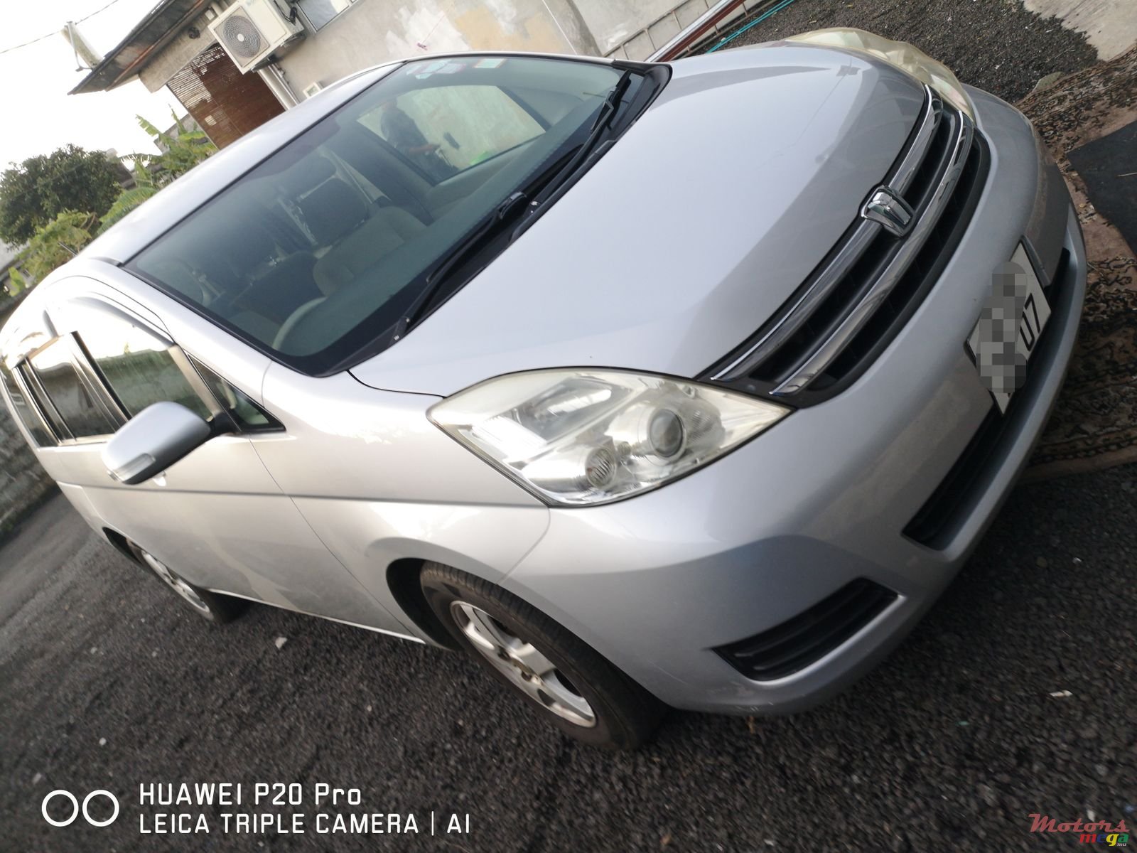 2007' Toyota Isis photo #1