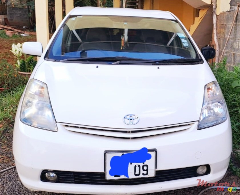 2009' Toyota Prius photo #1