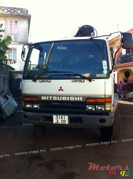 2005' Mitsubishi Celeste crane photo #1