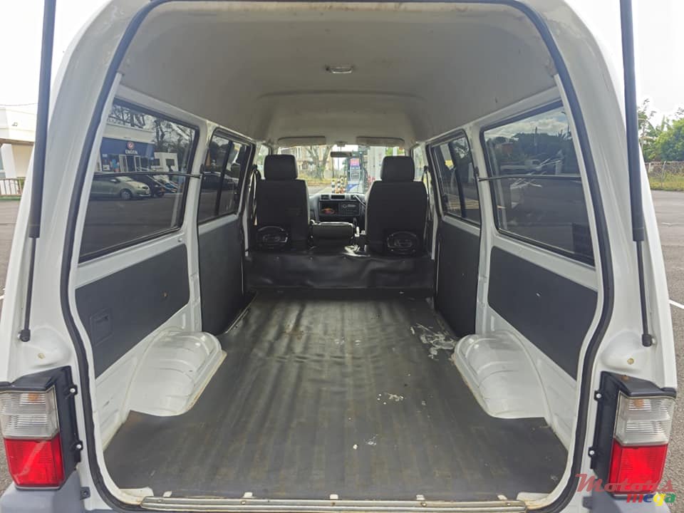 2007' Mazda Bongo Goods Vehicle photo #7