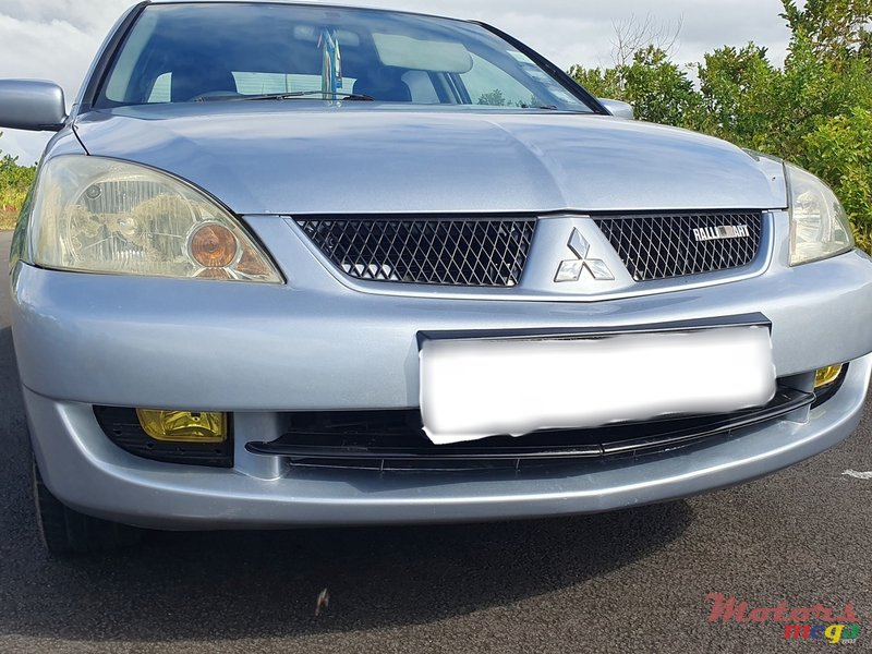 2006' Mitsubishi Lancer photo #3