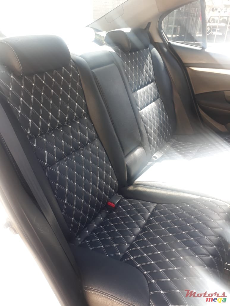 2010' Honda City photo #4