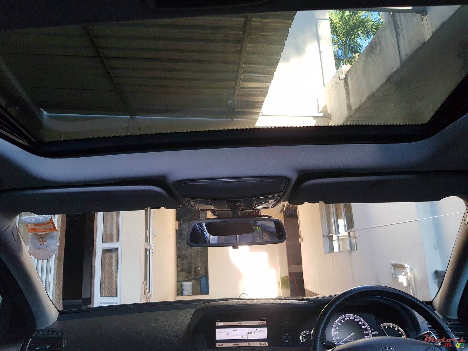 2010' Mercedes-Benz S-Class photo #2