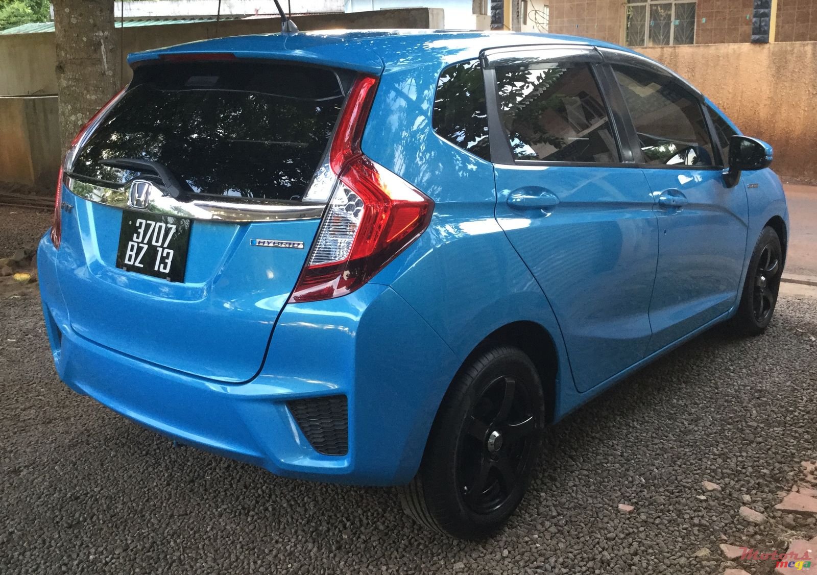 2013' Honda Fit Hybrid photo #4