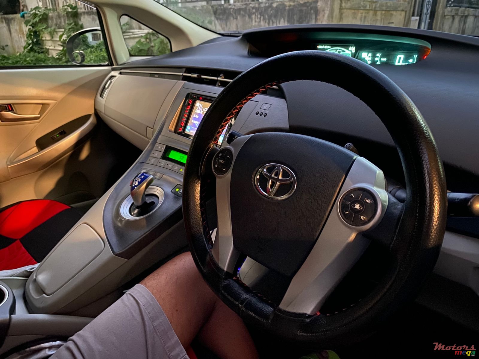 2013' Toyota Prius photo #4