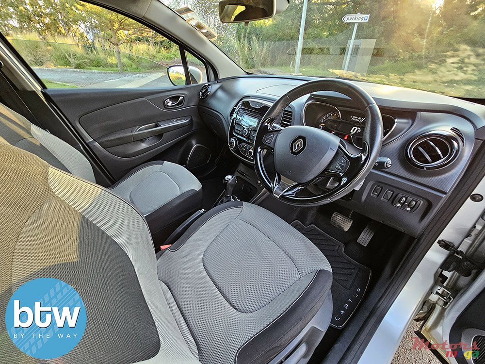 2015' Renault Captur photo #4