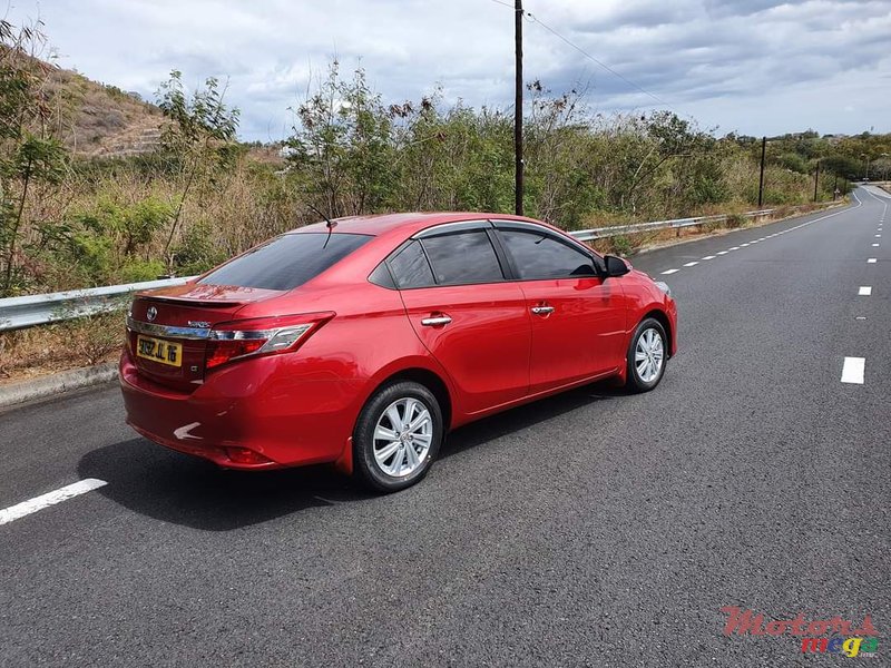 2016' Toyota Yaris photo #3