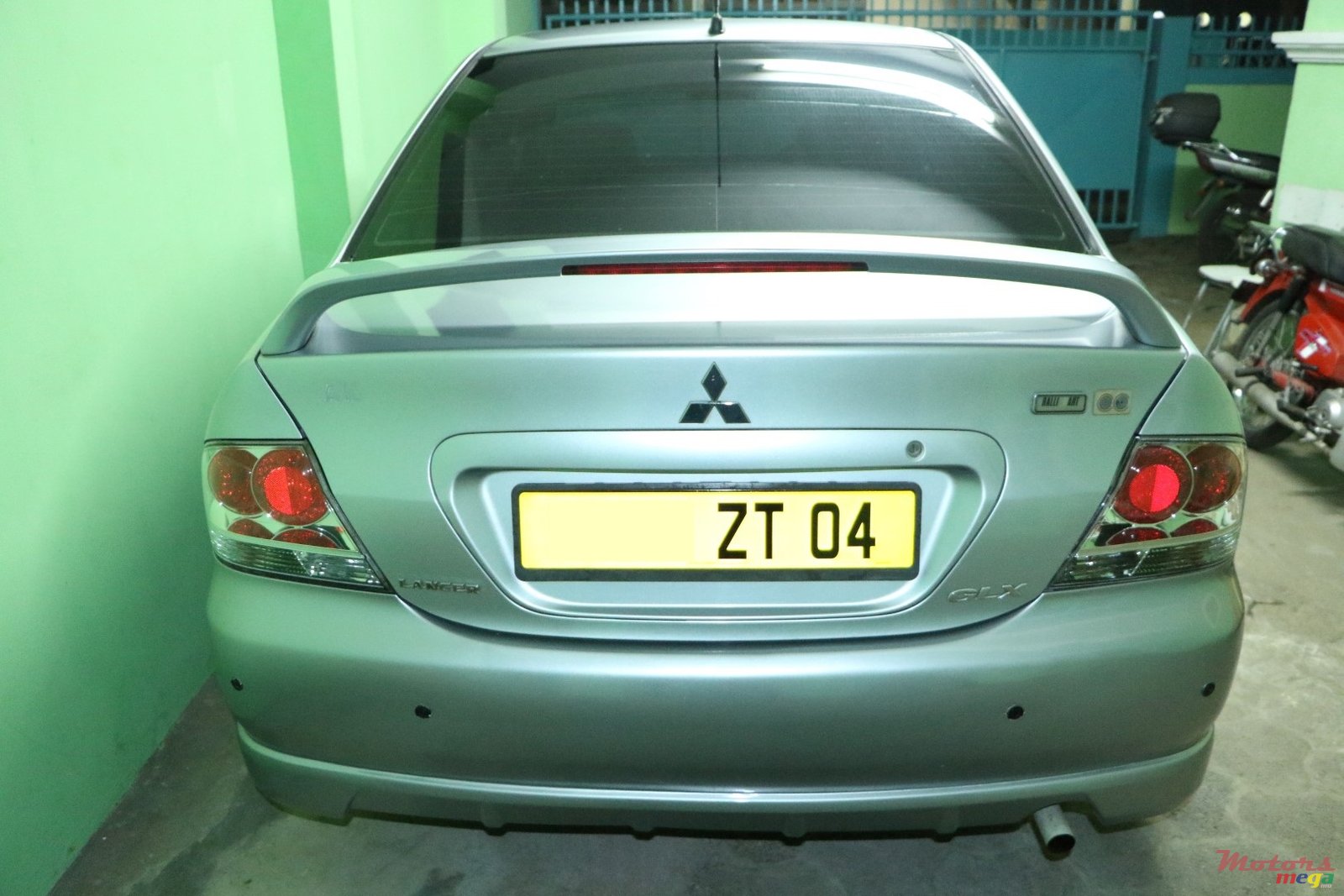 2004' Mitsubishi Lancer GLX photo #6