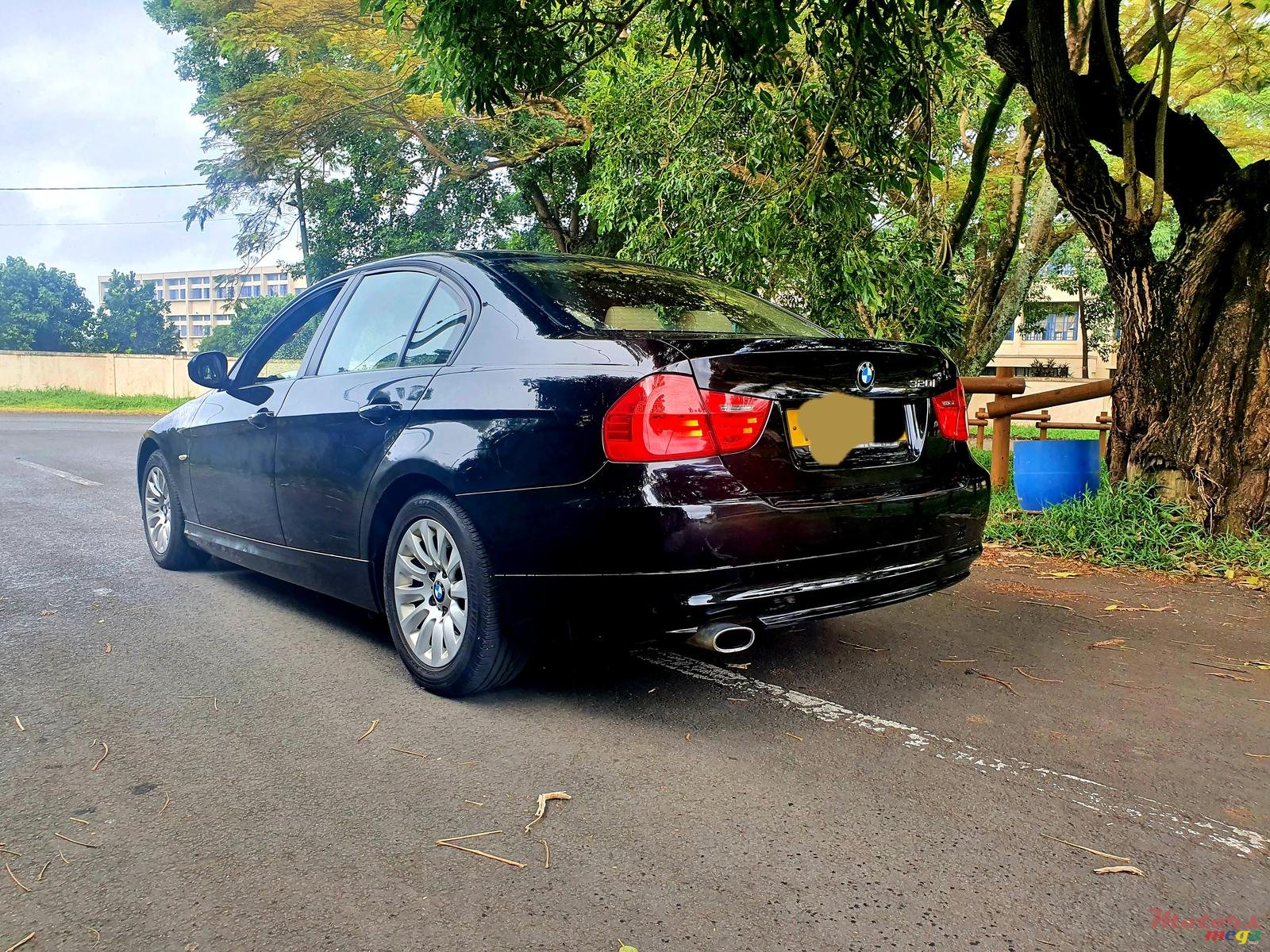 2009' BMW 320 photo #3