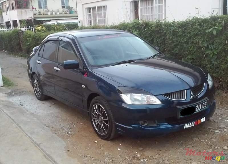 2005' Mitsubishi Lancer photo #1