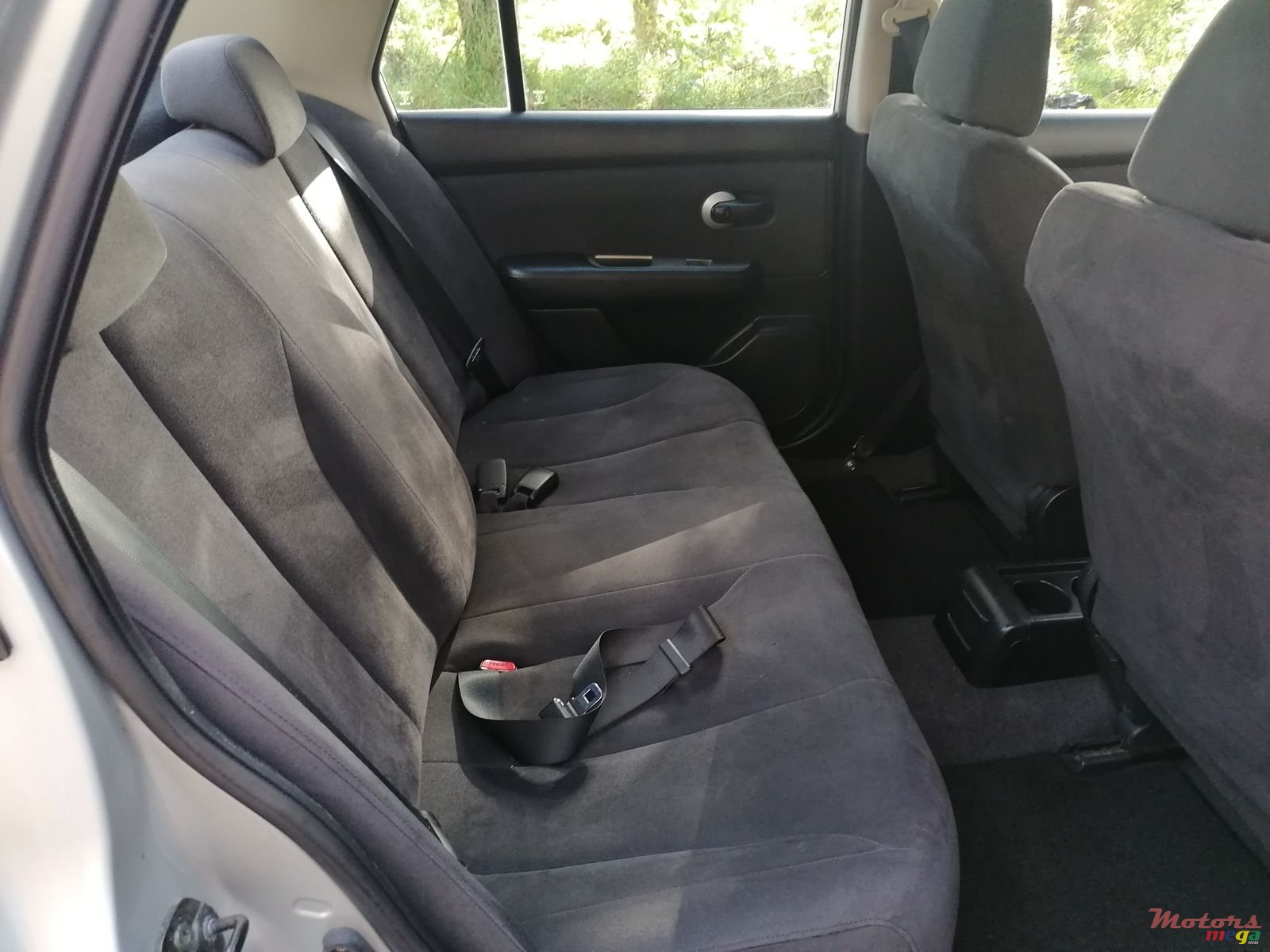 2005' Nissan Tiida photo #5