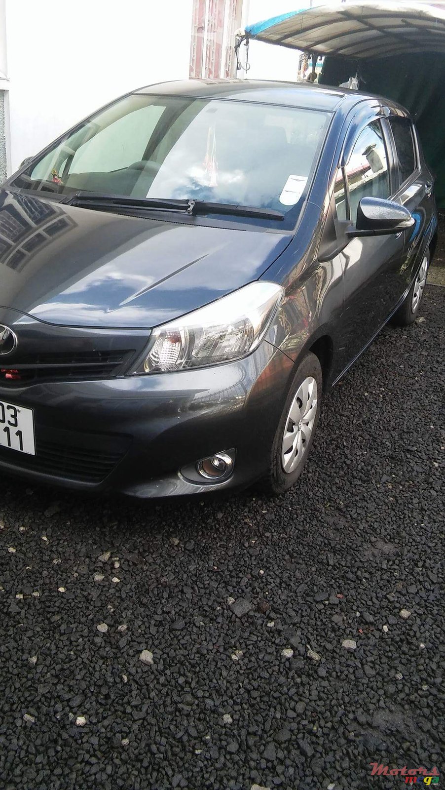 2011' Toyota Vitz New shape photo #2