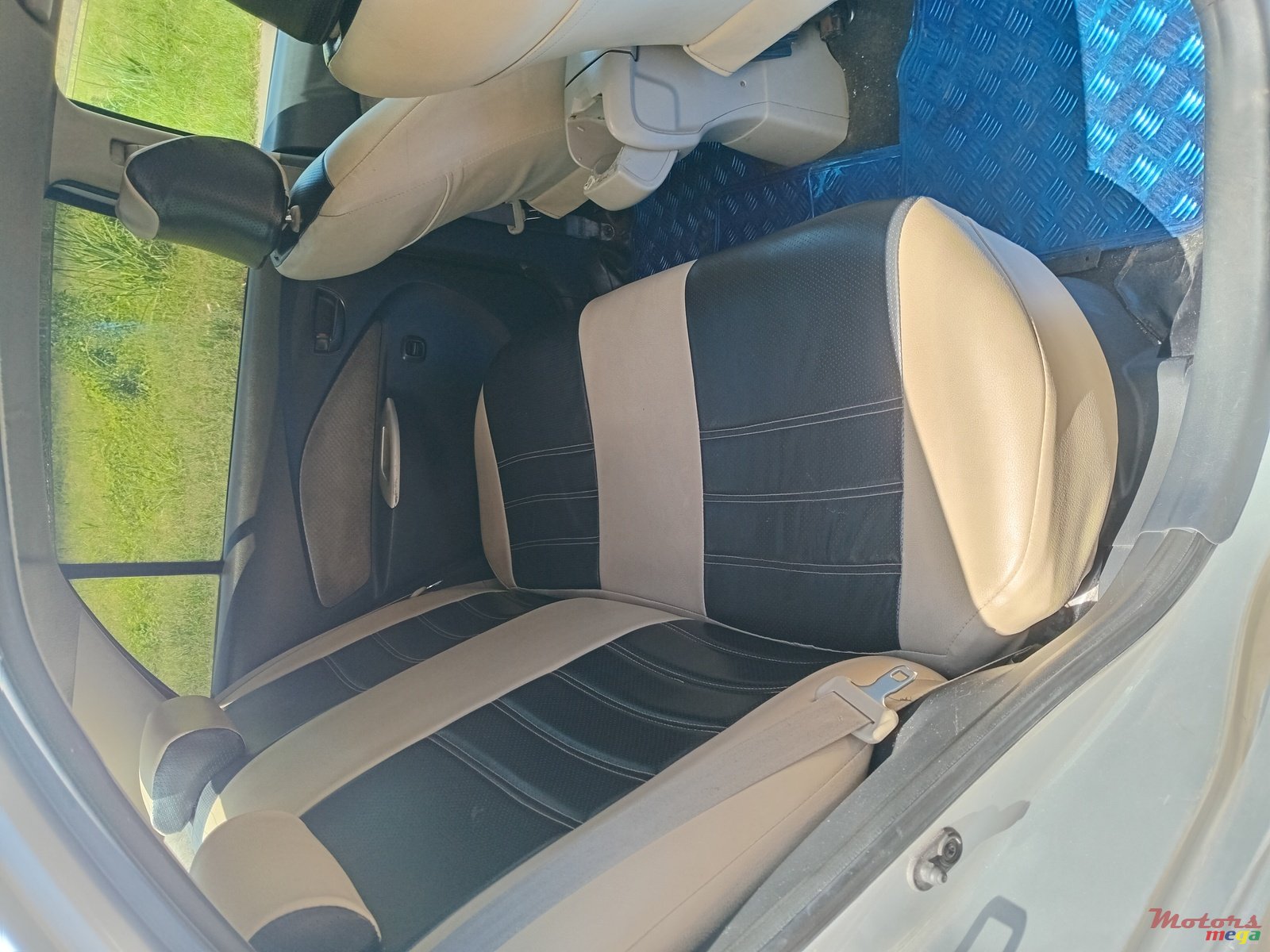 2006' Toyota Belta photo #4