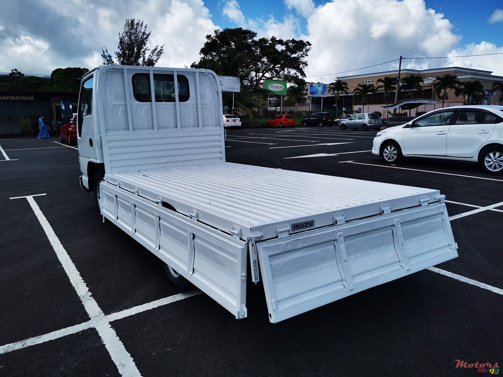 2015' Isuzu NHR 1.5T photo #5