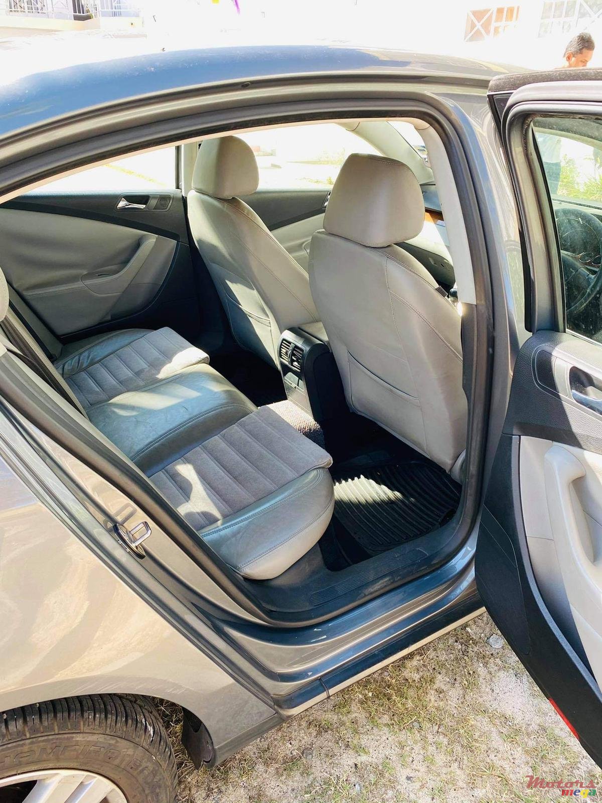 2006' Volkswagen Passat B6 photo #7