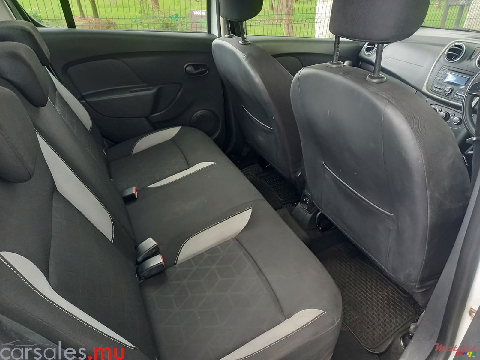 2017' Renault Sandero StepWay 0.9T photo #5