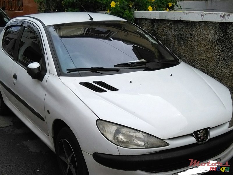 2002' Peugeot 206 photo #1