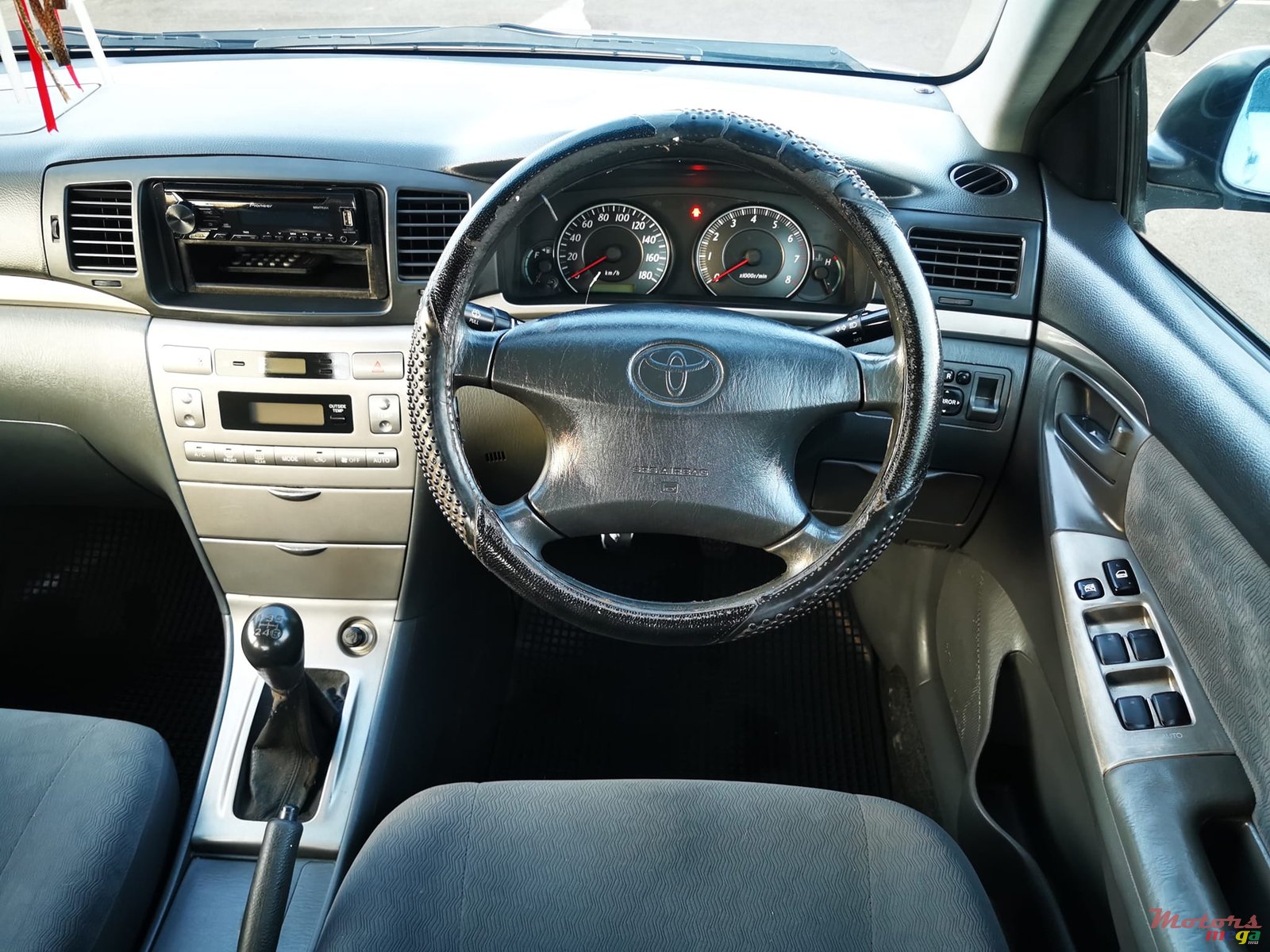 2004' Toyota Corolla NZE121 photo #6