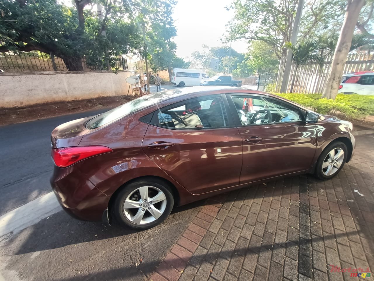 2013' Hyundai Elantra photo #1