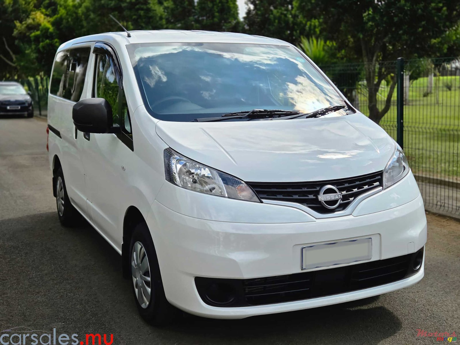2023' Nissan NV200 VX 5 Seater photo #2