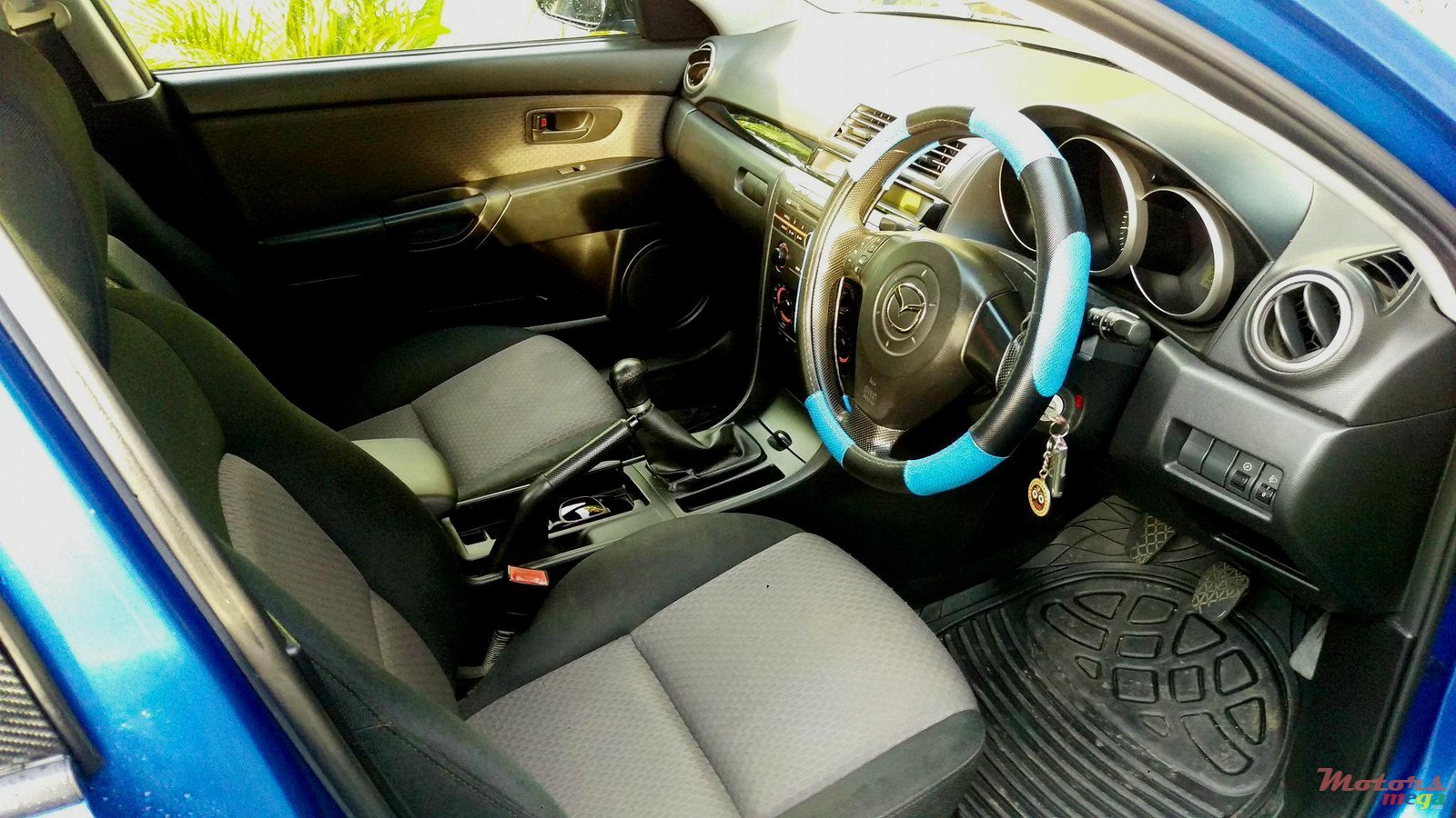 2006' Mazda 3 photo #3