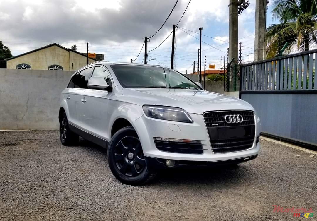 2007' Audi Q7 Quattro photo #1