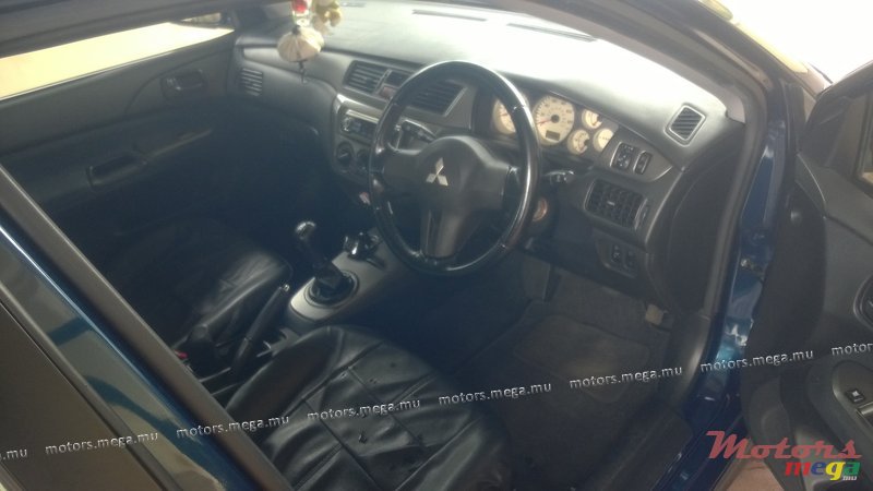 2008' Mitsubishi photo #3