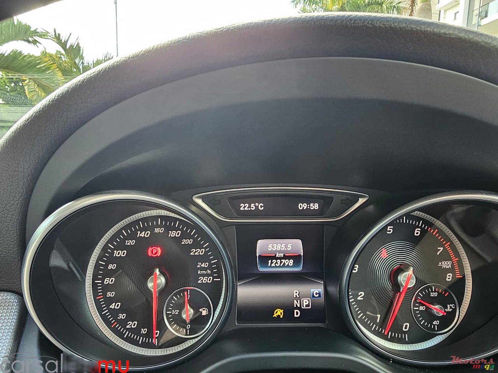 2020' Mercedes-Benz GLA 180 Urban 1.6 photo #7
