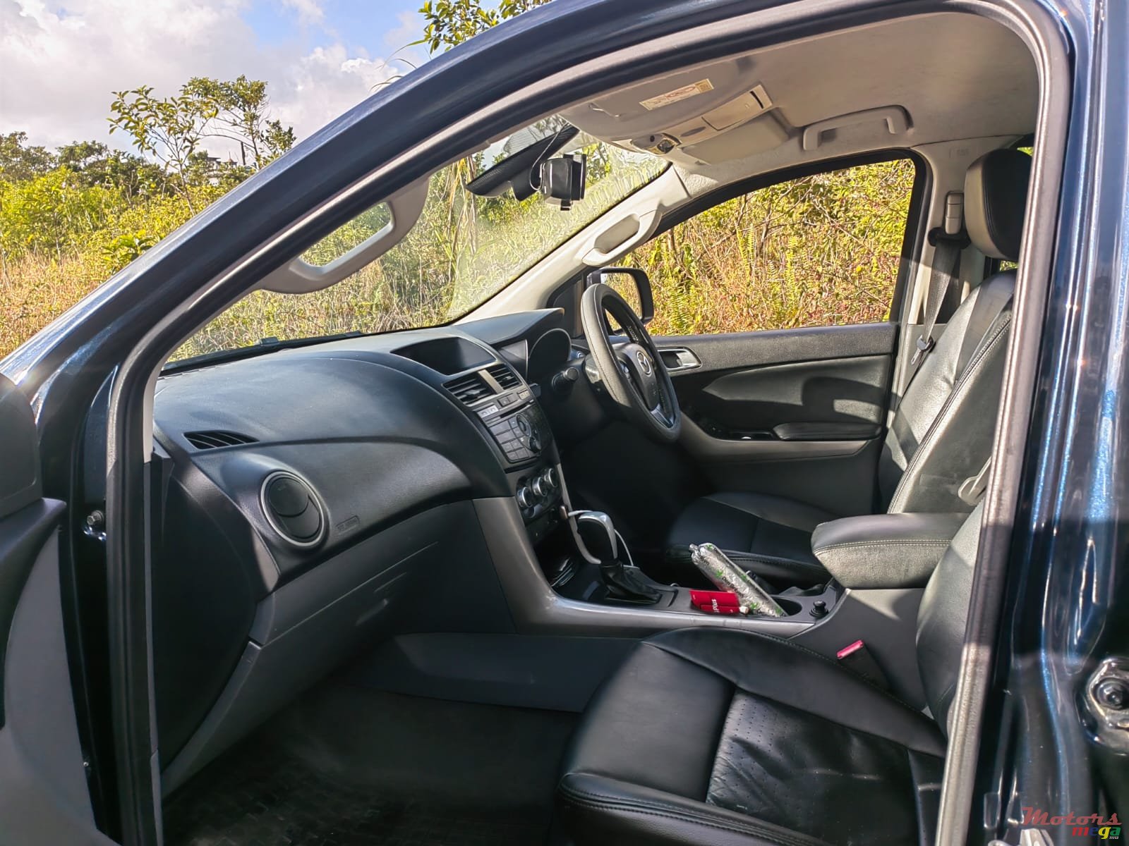 2019' Mazda BT-50 Full option photo #2
