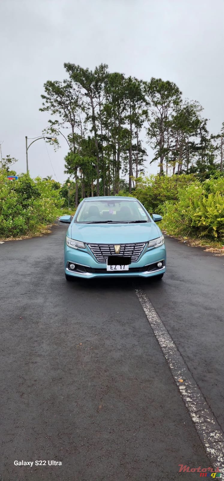 2017' Toyota Premio photo #1