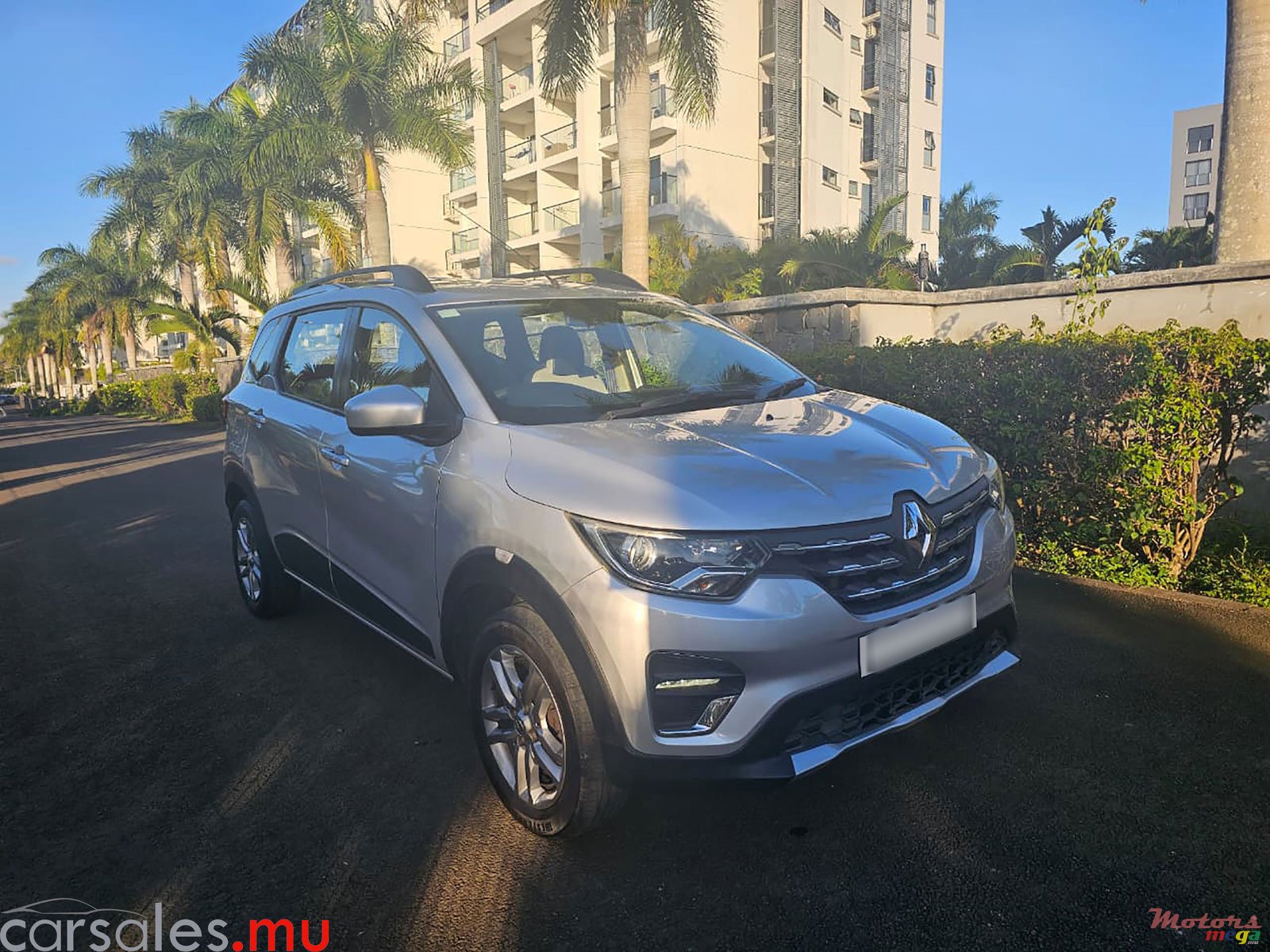 2020' Renault Triber 7 Seater 1.0 photo #2