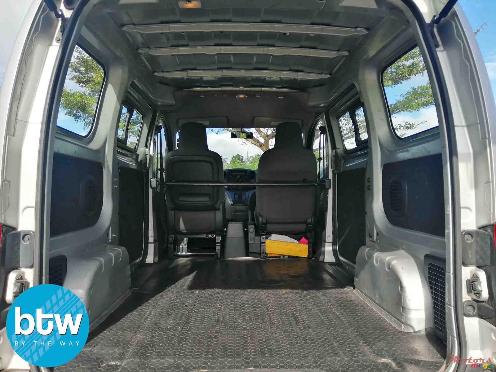 2015' Nissan NV photo #4